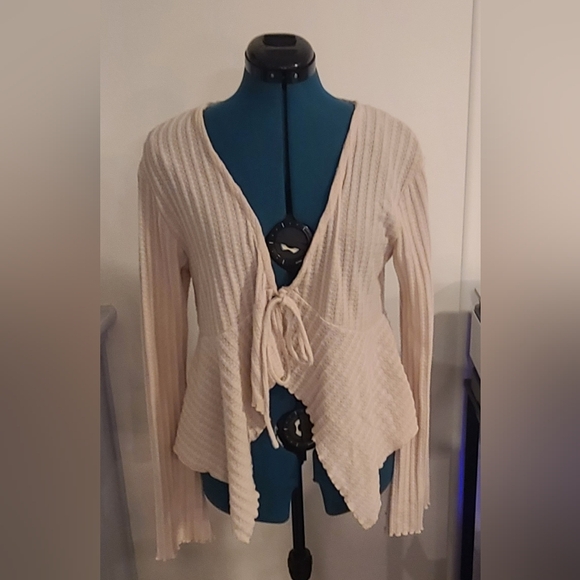 Urban Outfitters Out From Under Flyaway Tie Front Top, Cream, Large - Picture 6 of 10